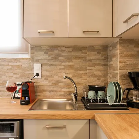 Lovely Renovated Apartment Walk To Acropolis Athens Exterior photo